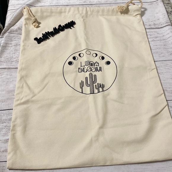 *Luna Bloom Painted Hat Dust Bag Travel Cover - Picture 1 of 3